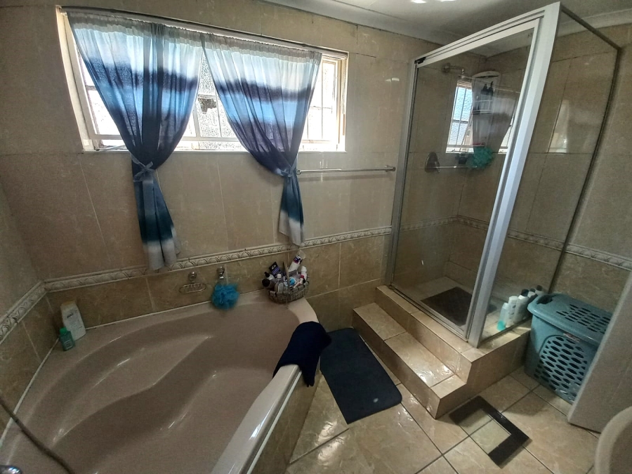 4 Bedroom Property for Sale in Potchefstroom South North West